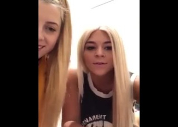 2 teens horny in changing rooms